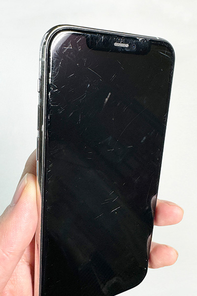 iPhone 背面画面割れ